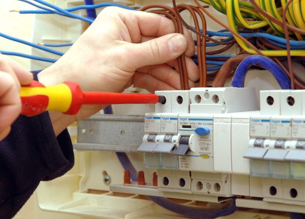 rozdzielnice-elektryczne-naprawa